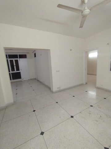 Room in 3 BHK Builder Floor at Sector 50 – for Rent