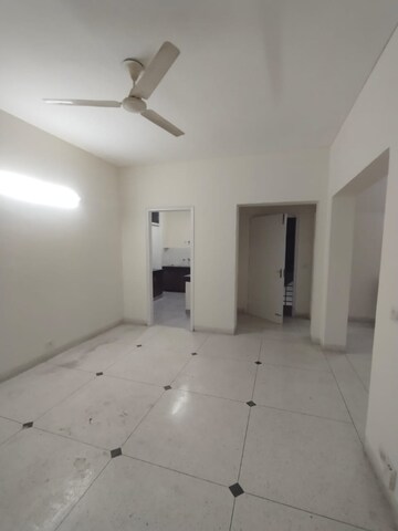 Room in 3 BHK Builder Floor at Sector 50 – for Rent