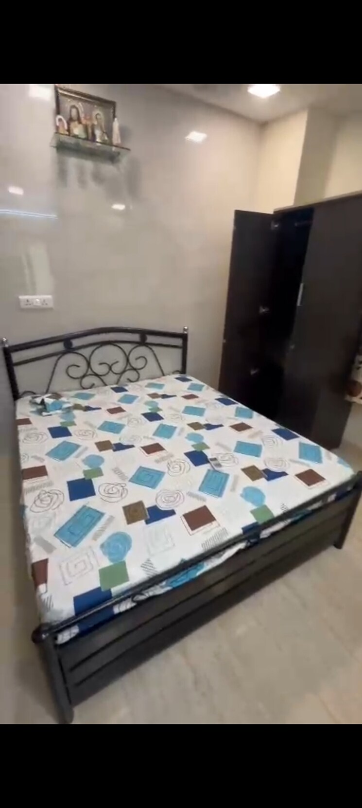 Bedroom, bandra west 1 Bedroom 450 Sq.Ft. Independent House In Bandra West Mumbai 8106373