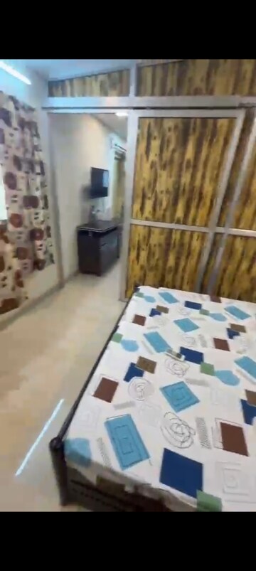 Furnished Amenities in 1 BHK Independent House at Bandra West – for Rent