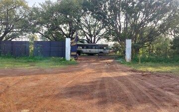 Plot For Sale in Manneguda