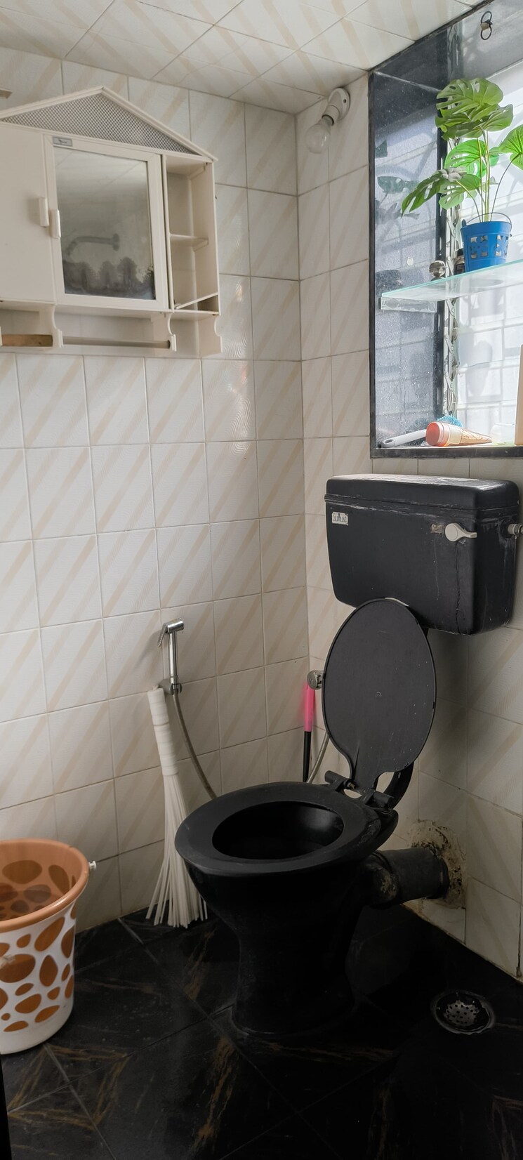 Bathroom, gurmukh-sagar-apartment 1 Bedroom 500 Sq.Ft. Apartment In Khar West Mumbai 8106399