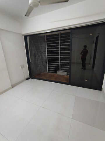 Furnished Amenities in 1 BHK Apartment at Sai Siddhi Tower, Ghatkopar East – for Rent