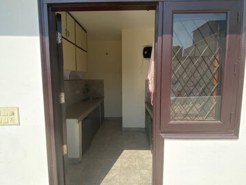 Room in 1.5 BHK Independent House at RWA Apartments Sector 20, Sector 20 – for Rent