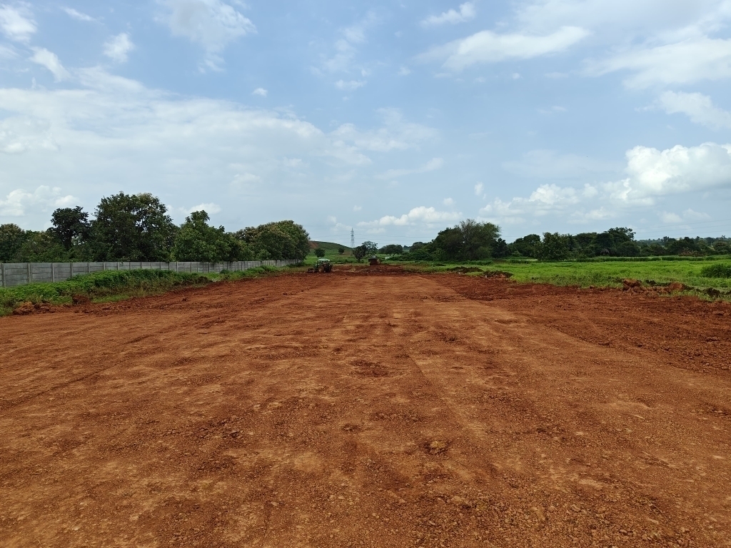 Plot For Sale in Manneguda