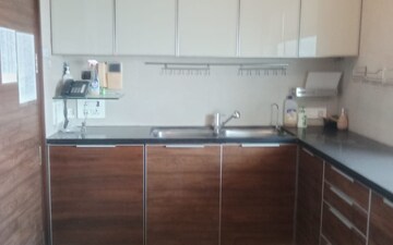 2 BHK Apartment For Rent in Tata Falcons Crest, Parel