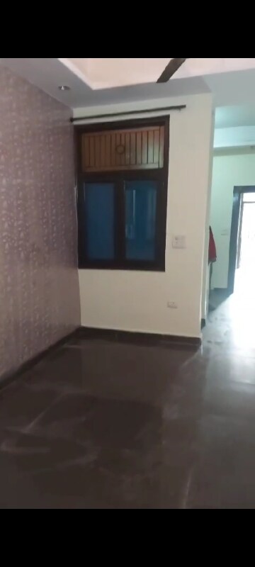 Room in 2 BHK Builder Floor at RWA Gyan Khand 3, Indrapuram – for Rent