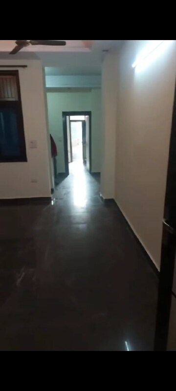 Building Lobby in 2 BHK Builder Floor at RWA Gyan Khand 3, Indrapuram – for Rent