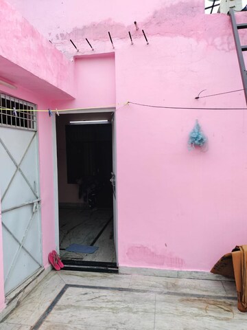 Room in 2 BHK Independent House at RWA Apartments Sector 26, Sector 26 – for Rent