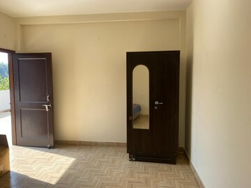 Room in 1.5 BHK Independent House at RWA Apartments Sector 27, Sector 27 – for Rent