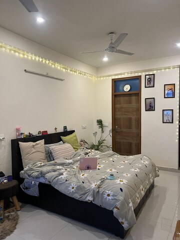 Bedroom in 1.5 BHK Independent House at Parsvnath Plaza 27, Sector 27 – for Rent