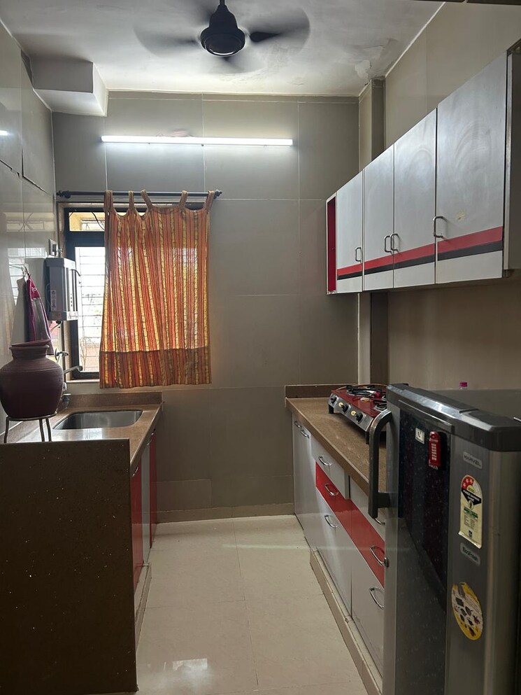 Kitchen, bandra west 1 Bedroom 500 Sq.Ft. Apartment In Bandra West Mumbai 8106483