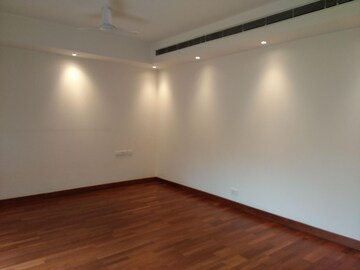 Room in 4 BHK Builder Floor at Hauz Khas Enclave – for Sale