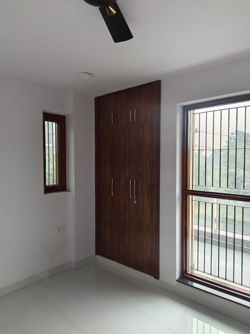 1.5 BHK Independent House For Rent in RWA Apartments Sector 27, Sector 27