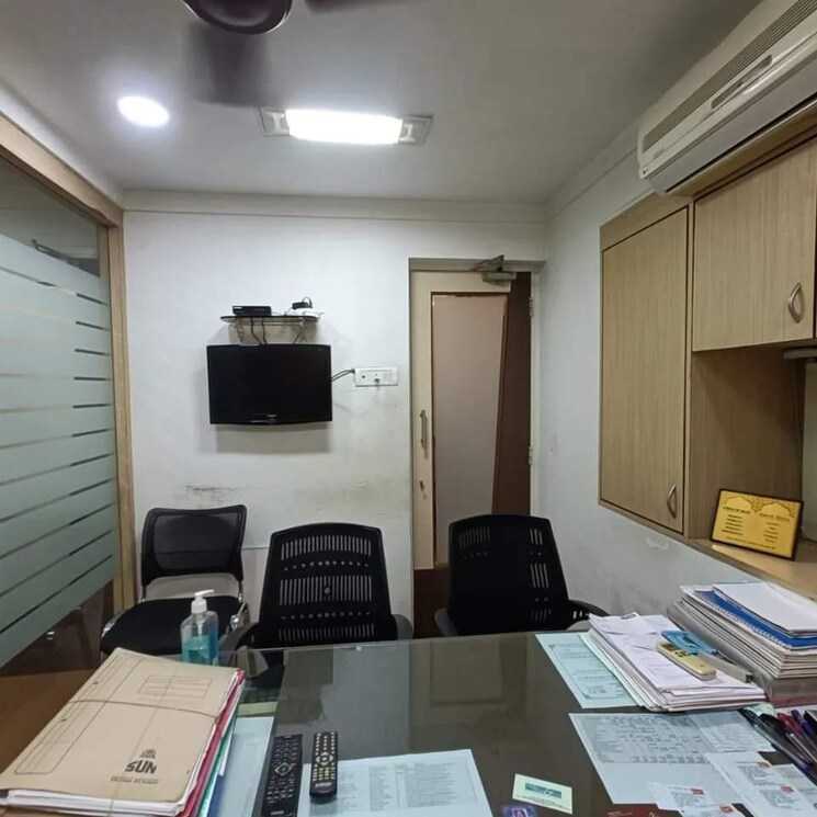 Team Area, andheri west Commercial Office Space 600 Sq.Ft. In Andheri West Mumbai 8106551