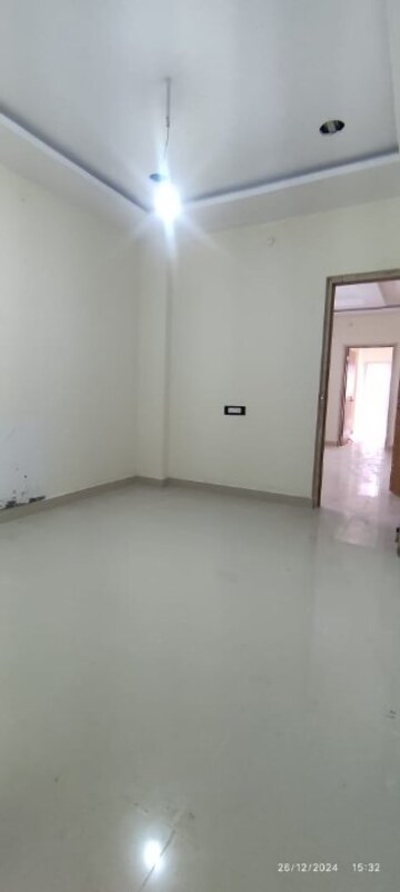 Room in 3 BHK Apartment at Bahar Gulshan, Tolichowki – for Sale