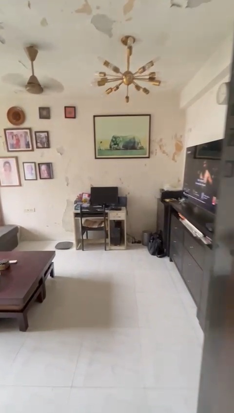 1 BHK Apartment For Sale in Juhu Tara Road 