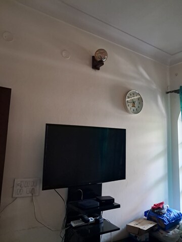 Master Bedroom in 2.5 BHK Independent House at RWA Apartments Sector 29, Sector 29 – for Rent