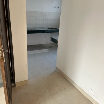 Room in 3 BHK Builder Floor at BPTP Parklands, Sector 76 – for Sale