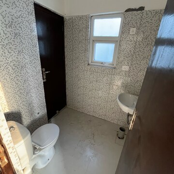 Bathroom in 3 BHK Builder Floor at BPTP Parklands, Sector 76 – for Sale