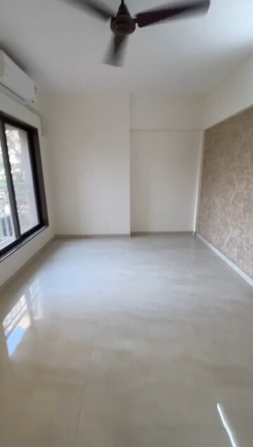 Room in 2 BHK Apartment at Andheri West – for Rent