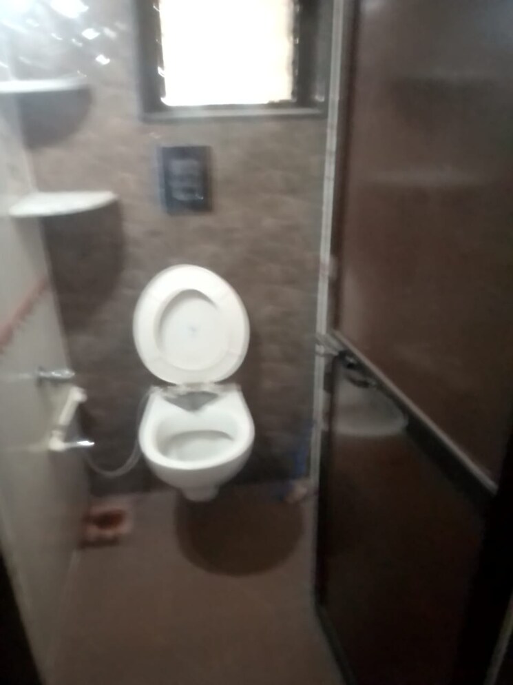 Bathroom, dattani-park-7a 1 Bedroom 580 Sq.Ft. Apartment In Kandivali East Mumbai 8106789