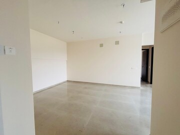 Room in 2 BHK Apartment at Piramal Vaikunth, Balkum Pada – for Rent