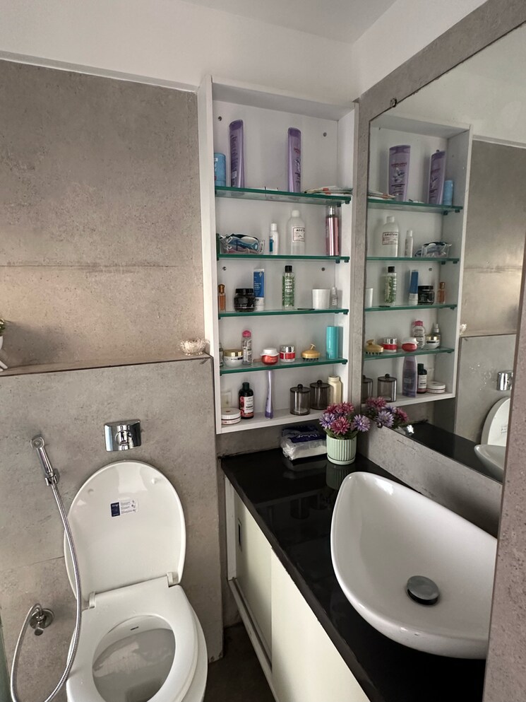 Bathroom, level-the-residences 3 Bedroom 950 Sq.Ft. Apartment In Kadam Nagar Mumbai 8106841