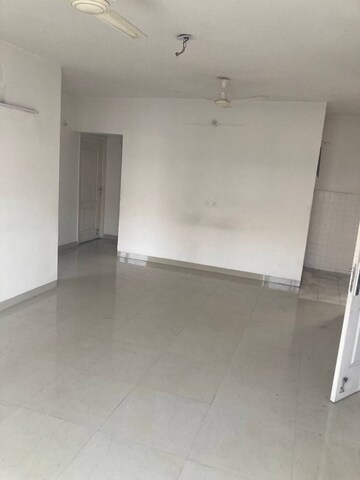 Room in 3 BHK Apartment at BPTP Discovery Park, Sector 80 – for Sale