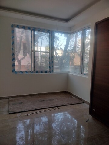 Room in 3 BHK Apartment at Indiranagar – for Rent