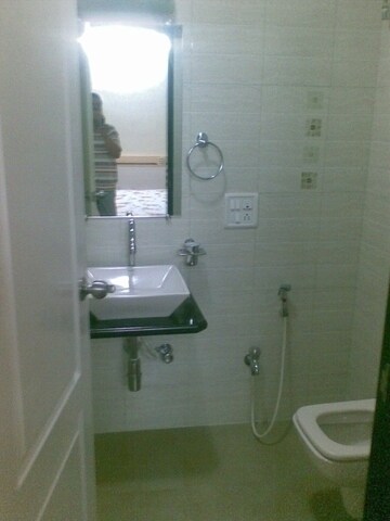 Bathroom in 2.5 BHK Apartment at Alankar Apartments Andheri West, Andheri West – for Rent