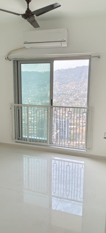 Room in 2 BHK Apartment at Mayfair The View, Vikhroli West – for Rent