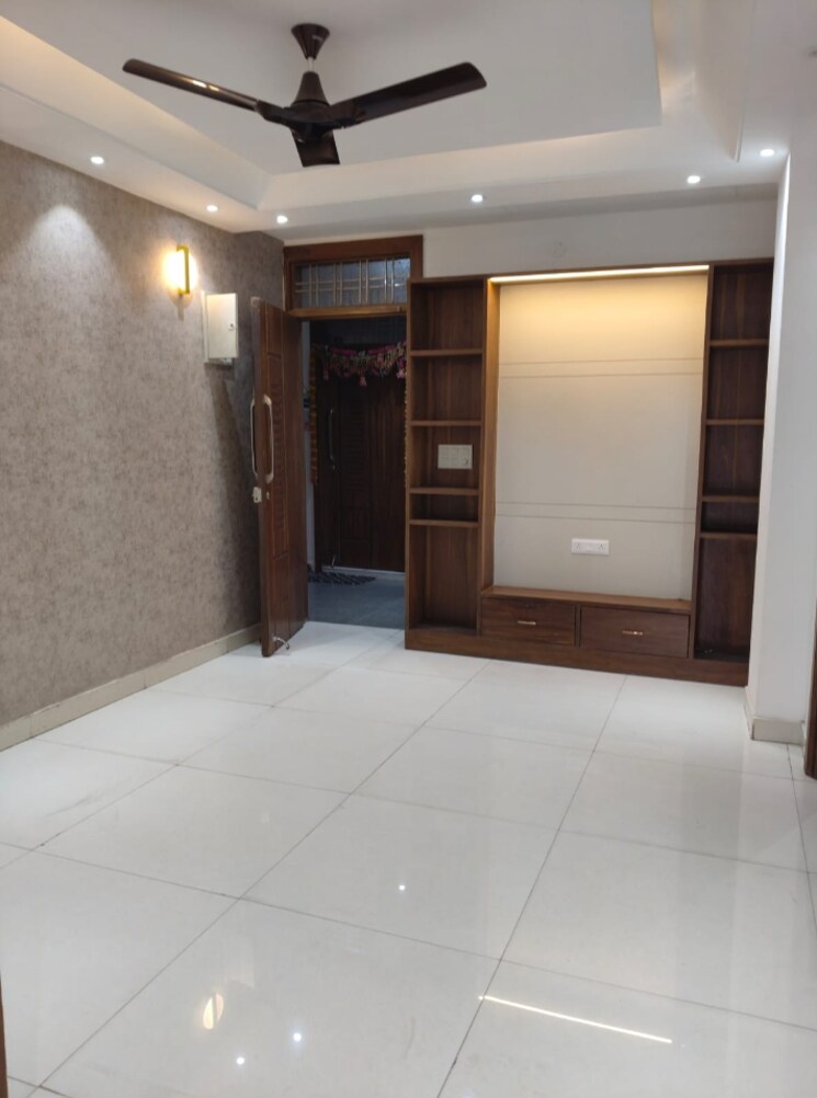 Room, sai-enclave-niti-khand 3 Bedroom 1350 Sq.Ft. Builder Floor In Niti Khand Ghaziabad 8107021