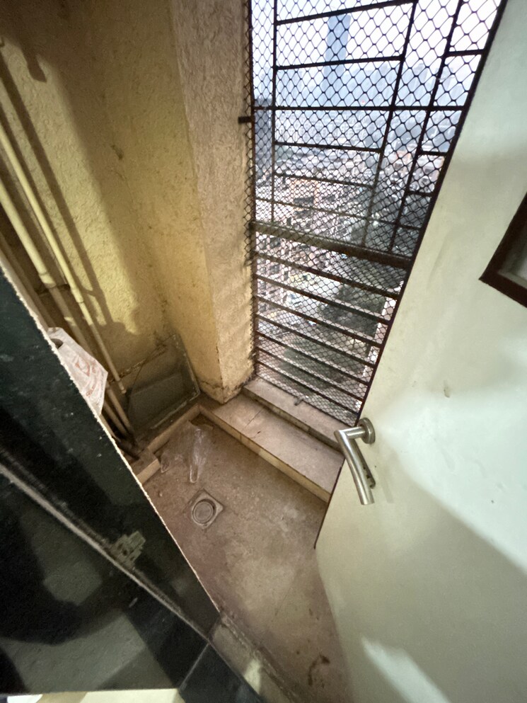 undefined, rajaram-sukur-enclave-b-wing 1 Bedroom 810 Sq.Ft. Apartment In Kasarvadavali Thane 8107035