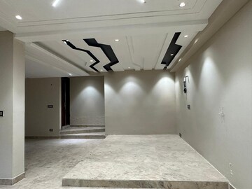 Room in 3.5 BHK Villa at Metro Spanish Villas, Patiala Road – for Rent
