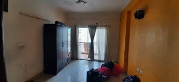 Living Room in 2 BHK Apartment at Antriksh Golf View, Sector 78 – for Rent