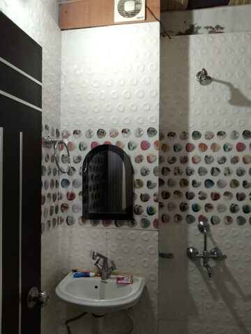 Master Bedroom in 1 RK Builder Floor at Sector 40 – for Rent