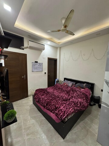 Bedroom in 3 BHK Builder Floor at Sector 55 – for Rent