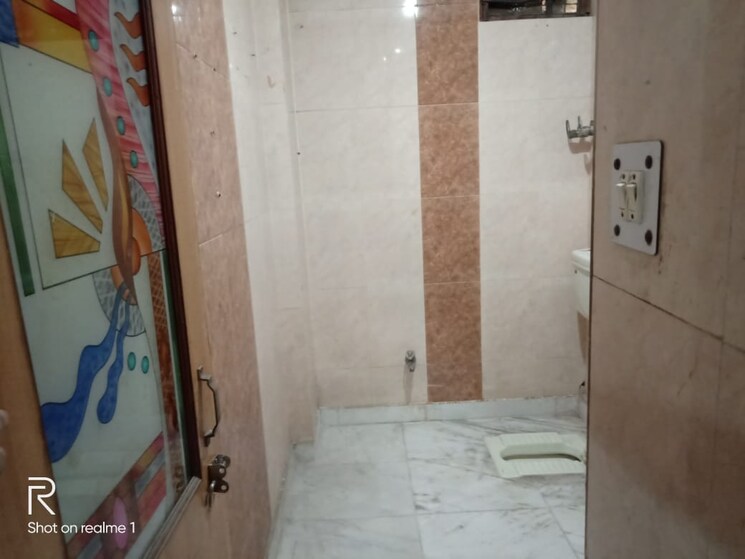 Bathroom, raj bagh 3 Bedroom 1350 Sq.Ft. Builder Floor In Raj Bagh Ghaziabad 8107176