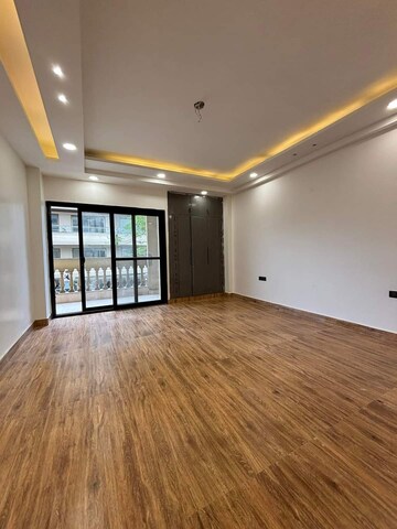 Bedroom in 5 BHK Builder Floor at Sector 43 – for Sale