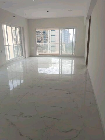Room in 2 BHK Apartment at Emerald Isle 2, Powai – for Rent