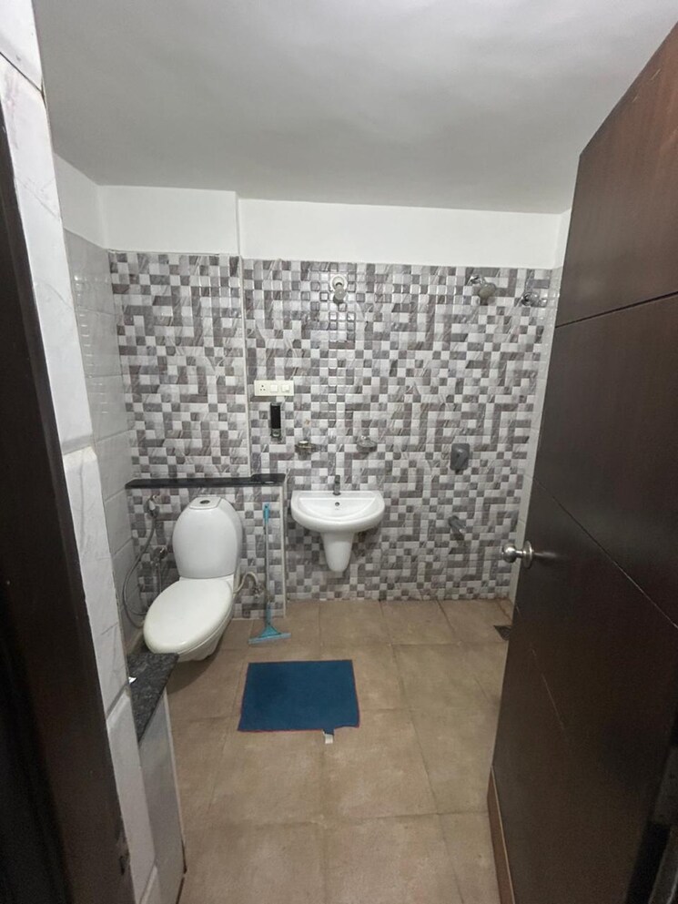 Bathroom, dsr-ultima 3 Bedroom 1775 Sq.Ft. Apartment In Harlur Bangalore 8107256