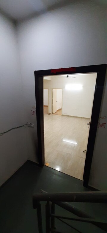 Room in 3 BHK Apartment at Lavender Floors, Sector 89 – for Rent
