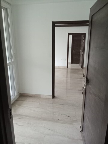 Room in 3 BHK Apartment at Om Pallacia, C-Scheme – for Rent