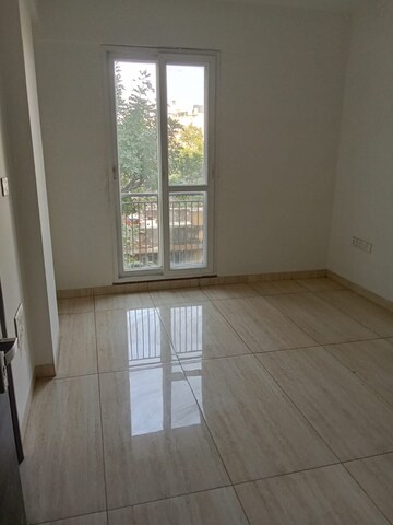 Room in 3 BHK Apartment at Om Pallacia, C-Scheme – for Rent