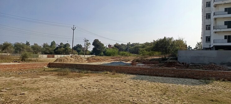 undefined, gomti nagar  800 Sq.Yd. Plot In Gomti Nagar Lucknow 8107557