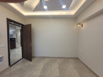 Room in 3 BHK Apartment at Gms Road – for Sale