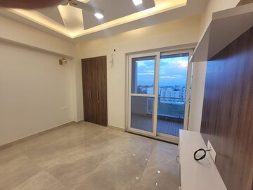 Room in 3 BHK Apartment at Gms Road – for Sale