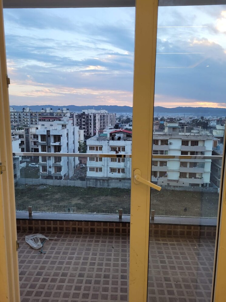 Balcony, gms road 3 Bedroom 1900 Sq.Ft. Apartment In Gms Road Dehradun 8107609