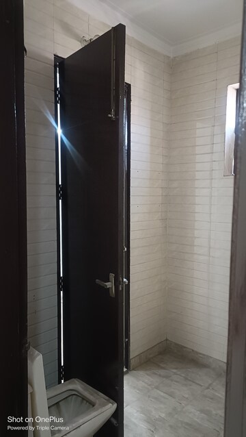 Building Lobby in 2 BHK Builder Floor at Sector 16 – for Rent